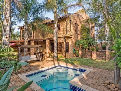 4 Bedroom House For Sale in Roodepoort - tdlt.webp