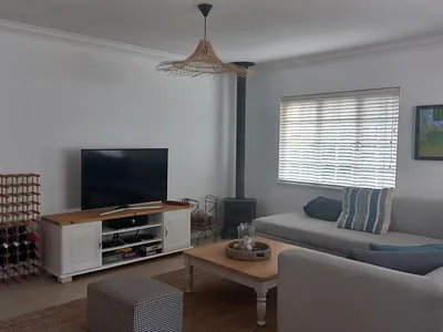 3 Bedroom House To Rent in Hermanus - img