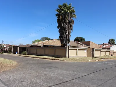 3 Bedroom House For Sale in Roodepoort - CO1X.webp