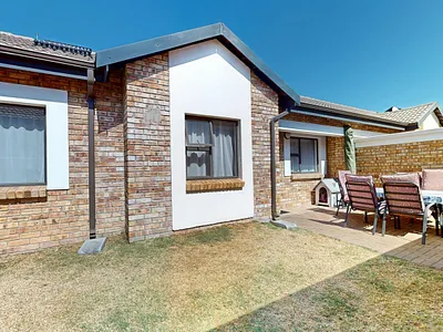 2 Bedroom Townhouse For Sale in Boksburg - yoH8.webp