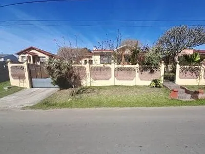 3 Bedroom House For Sale in East London - img