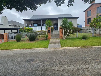 2 Bedroom House For Sale in Stilbaai West, Stilbaai - img