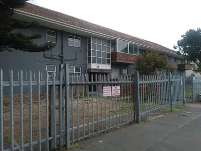 2 Bedroom Apartment For Sale in Parow - img