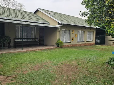 3 Bedroom House For Sale in Brakpan - gr2S.webp