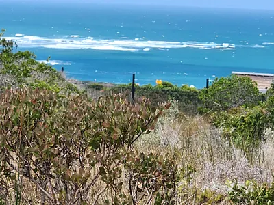 4 Bedroom House For Sale in Stilbaai West, Stilbaai - VUw2.webp