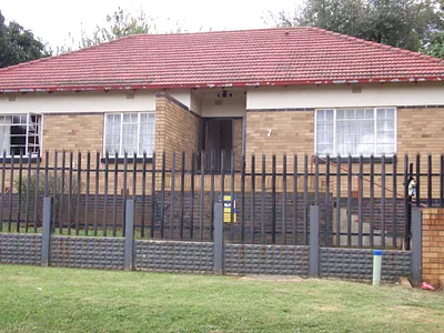 3 Bedroom House To Rent in Roodepoort - NfYG.webp