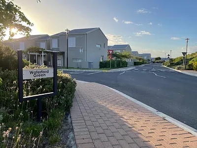 3 Bedroom Townhouse To Rent in Somerset West - img