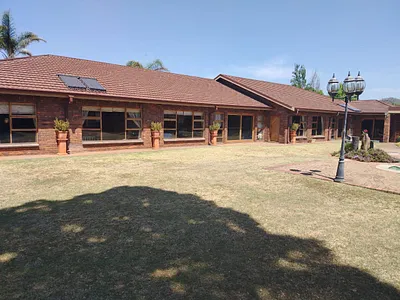 5 Bedroom House For Sale in Brakpan - ZE4f.webp