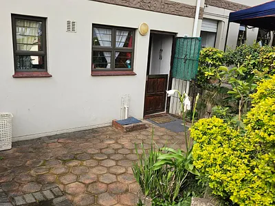 3 Bedroom Apartment For Sale in Pinetown - P63P.webp