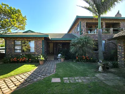 4 Bedroom House For Sale in Jeffreys Bay - 2iXB.webp