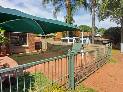 2 Bedroom House For Sale in Akasia - uoC9.webp