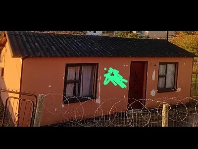 2 Bedroom House For Sale in East London - img