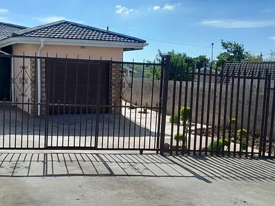 3 Bedroom House To Rent in Mthatha - img