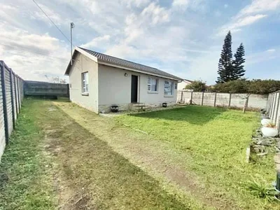 3 Bedroom House For Sale in East London - dple.webp