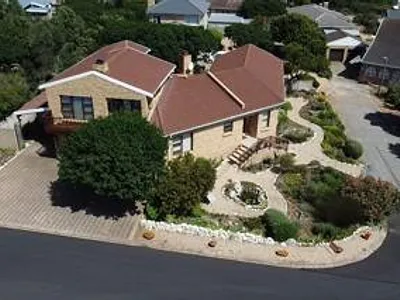 3 Bedroom House For Sale in Stilbaai West, Stilbaai - PFS0.webp