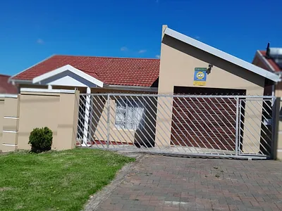 3 Bedroom House For Sale in East London - img
