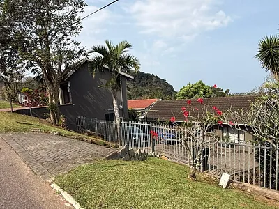 3 Bedroom House For Sale in Queensburgh - D4nq.webp