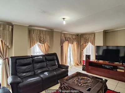 3 Bedroom House For Sale in Benoni - 49lG.webp