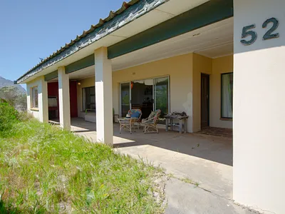 3 Bedroom House For Sale in Pringle Bay - cQNt.webp