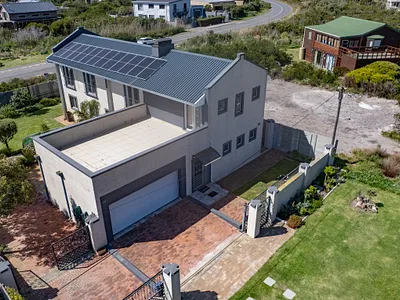 3 Bedroom House For Sale in Pringle Bay - OBFz.webp