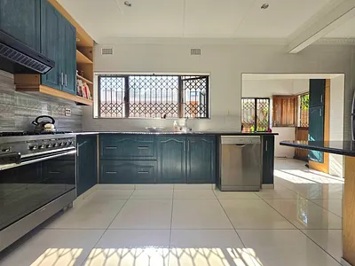 4 Bedroom House For Sale in Isipingo - img
