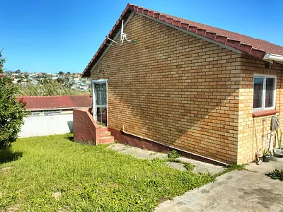 2 Bedroom House To Rent in East London - DGzz.webp