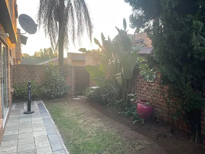 3 Bedroom Apartment For Sale in Johannesburg - LEnR.webp