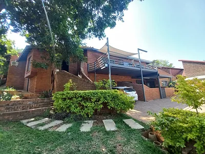 4 Bedroom House For Sale in Rustenburg - FzS5.webp