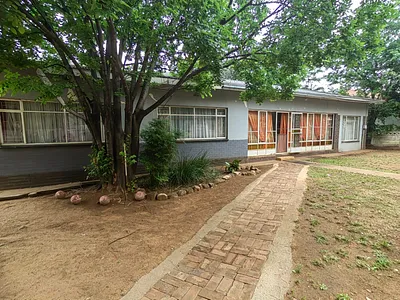 4 Bedroom House For Sale in Parys - img
