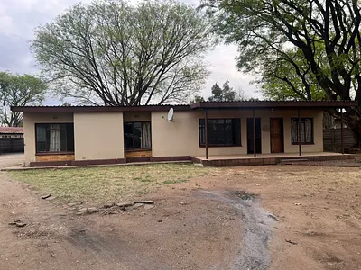 3 Bedroom House For Sale in Rustenburg - img