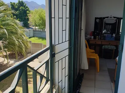 2 Bedroom Apartment For Sale in Theewaterskloof Country Estate, Villiersdorp - img