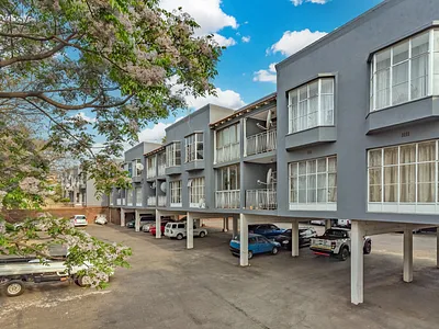 1 Bedroom Apartment For Sale in Roodepoort - 2XcG.webp