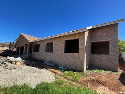 3 Bedroom House For Sale in Jeffreys Bay - W0bv.webp