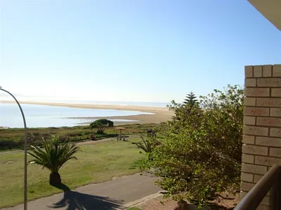 2 Bedroom Apartment For Sale in Jeffreys Bay - o65I.webp