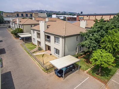 2 Bedroom Apartment For Sale in Bedfordview - 67dm.webp