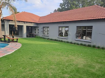 3 Bedroom House For Sale in Nigel - img