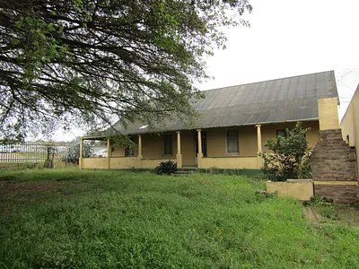 7 Bedroom House For Sale in Humansdorp - BDRq.webp