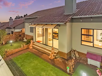 3 Bedroom Townhouse For Sale in Roodepoort - img