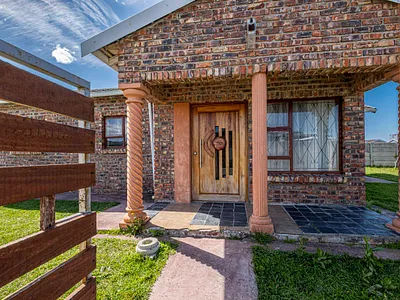 3 Bedroom House For Sale in Port Elizabeth - 6G0D.webp