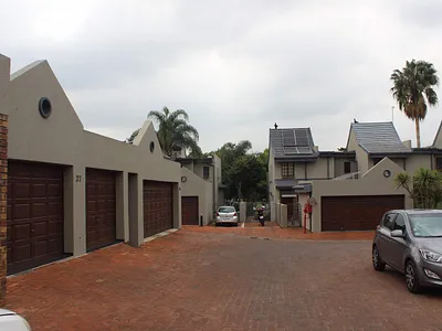 3 Bedroom Townhouse For Sale in Kempton Park - img
