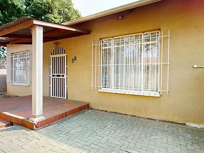 6 Bedroom House For Sale in Boksburg - Qcpm.webp