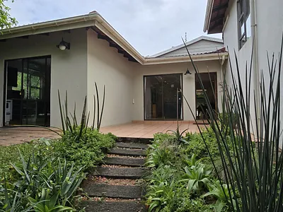 5 Bedroom House For Sale in Zinkwazi Beach - img
