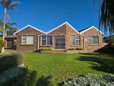 3 Bedroom House For Sale in Jeffreys Bay - VijH.webp