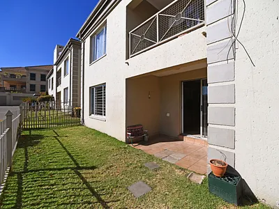 2 Bedroom Apartment For Sale in Bedfordview - img