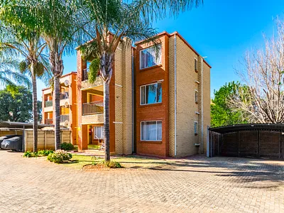 2 Bedroom Apartment For Sale in Centurion - Dsf6.webp