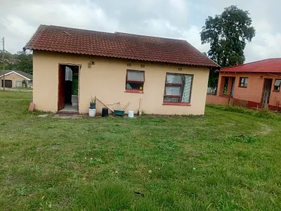 2 Bedroom House For Sale in East London - img