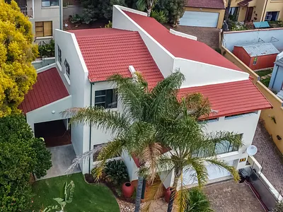 4 Bedroom House For Sale in Krugersdorp - vzmt.webp