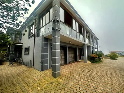 4 Bedroom Townhouse For Sale in Mossel Bay - img