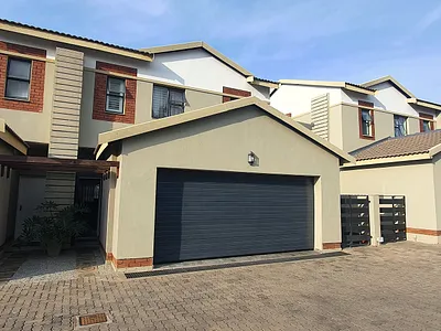 3 Bedroom Townhouse For Sale in Pretoria - img