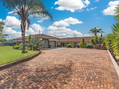 4 Bedroom House For Sale in Krugersdorp - img